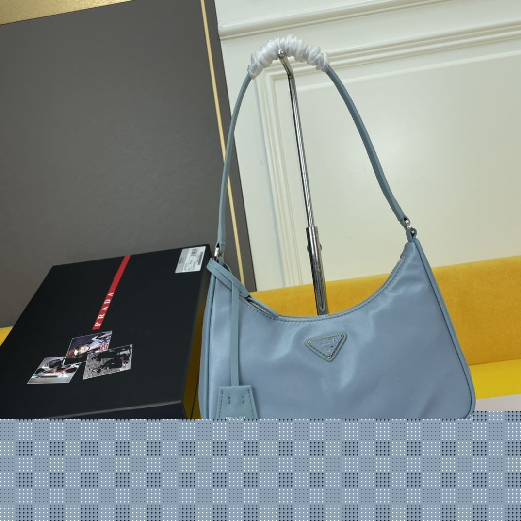 Pra*a top handle bags